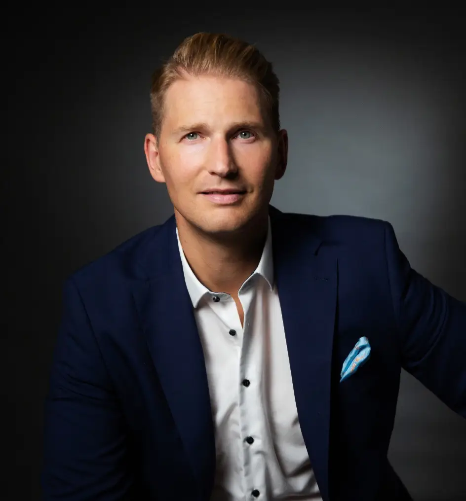 Florian Ultsch, CEO of Ultsch Consult looking straight at the camera